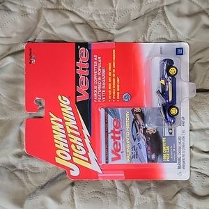 NIB Johnny Lightning 1998 Corvette